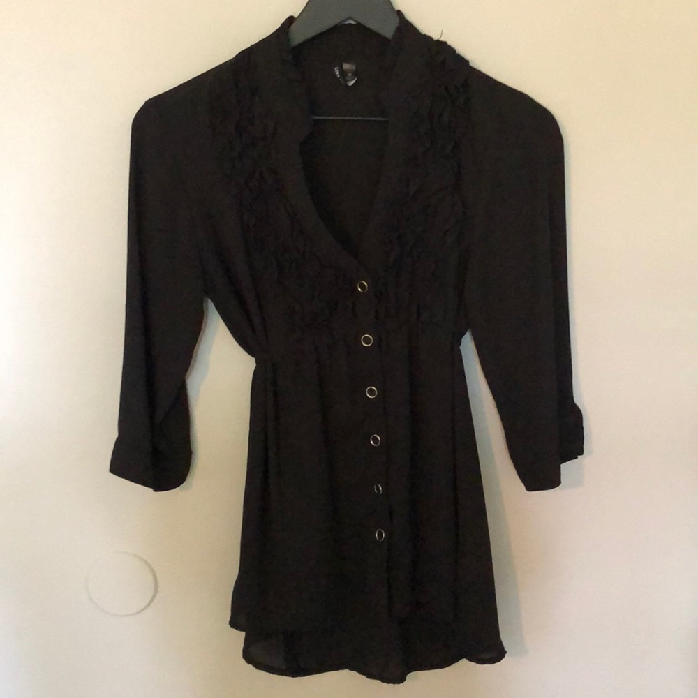 Quarter sleeved button down